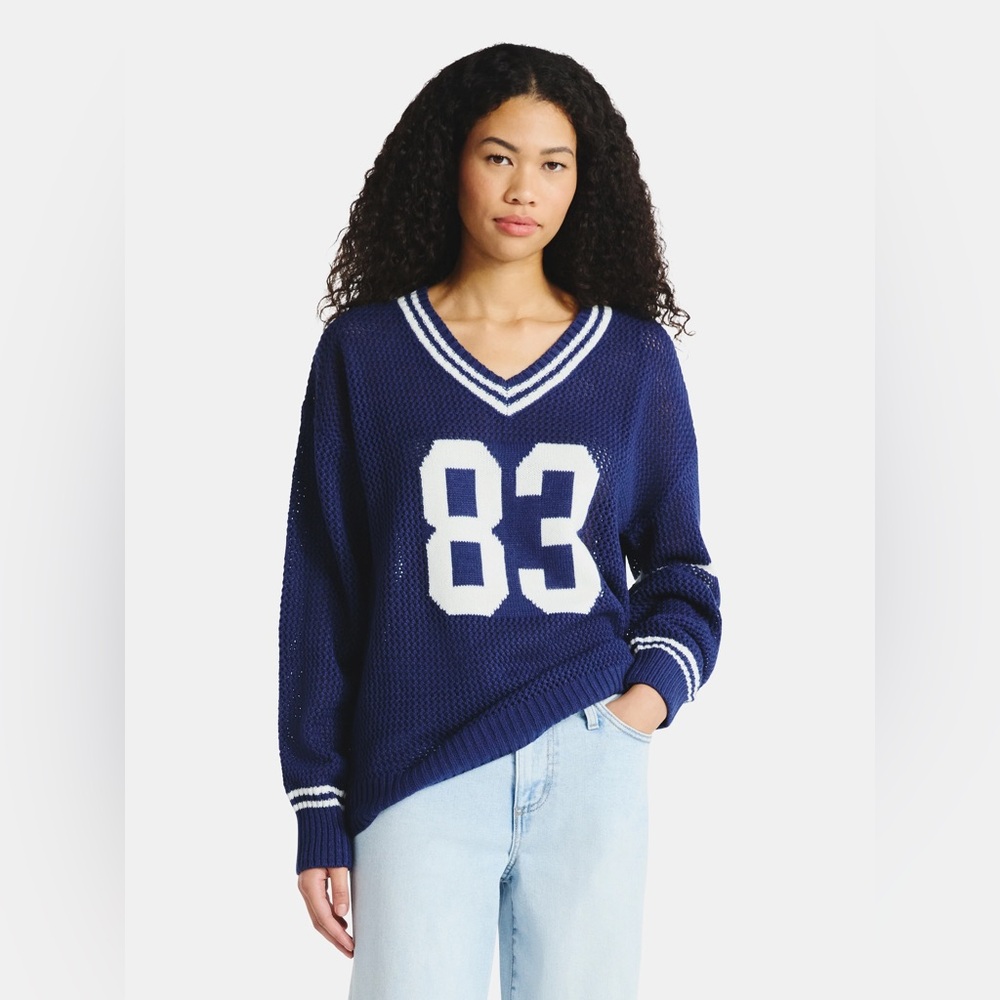 No Boundaries Navy V-Neck Sweater with White Number 83